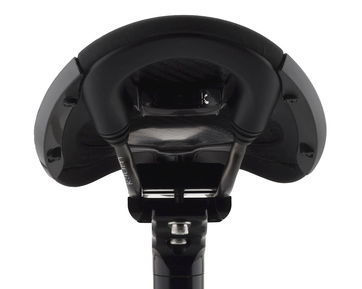 Black Saddle Q13902