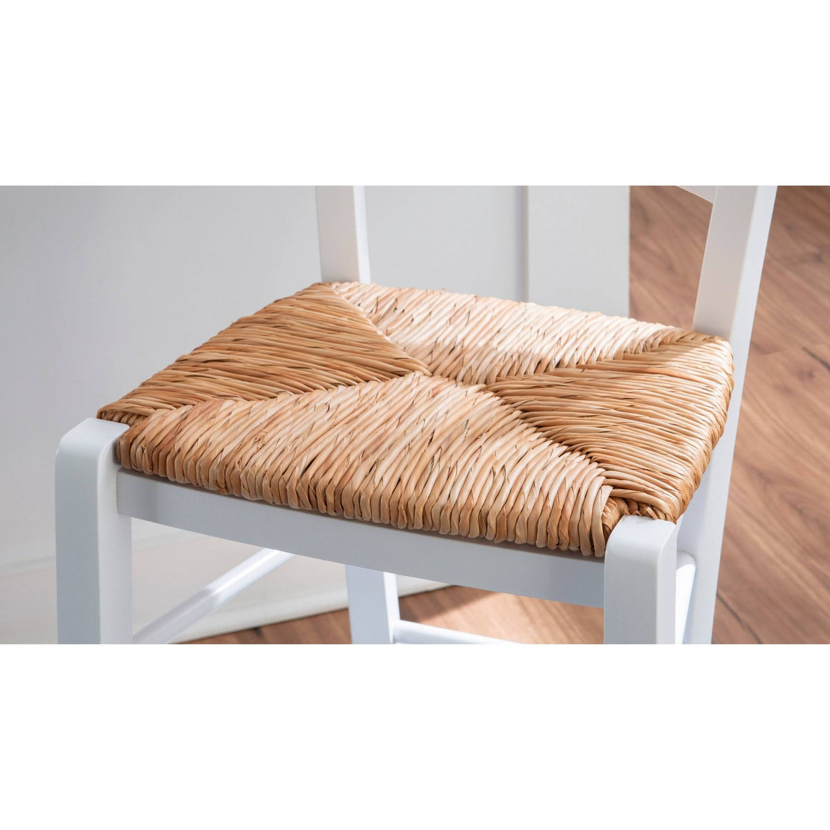White 2-Piece Counter Stool Set M4578