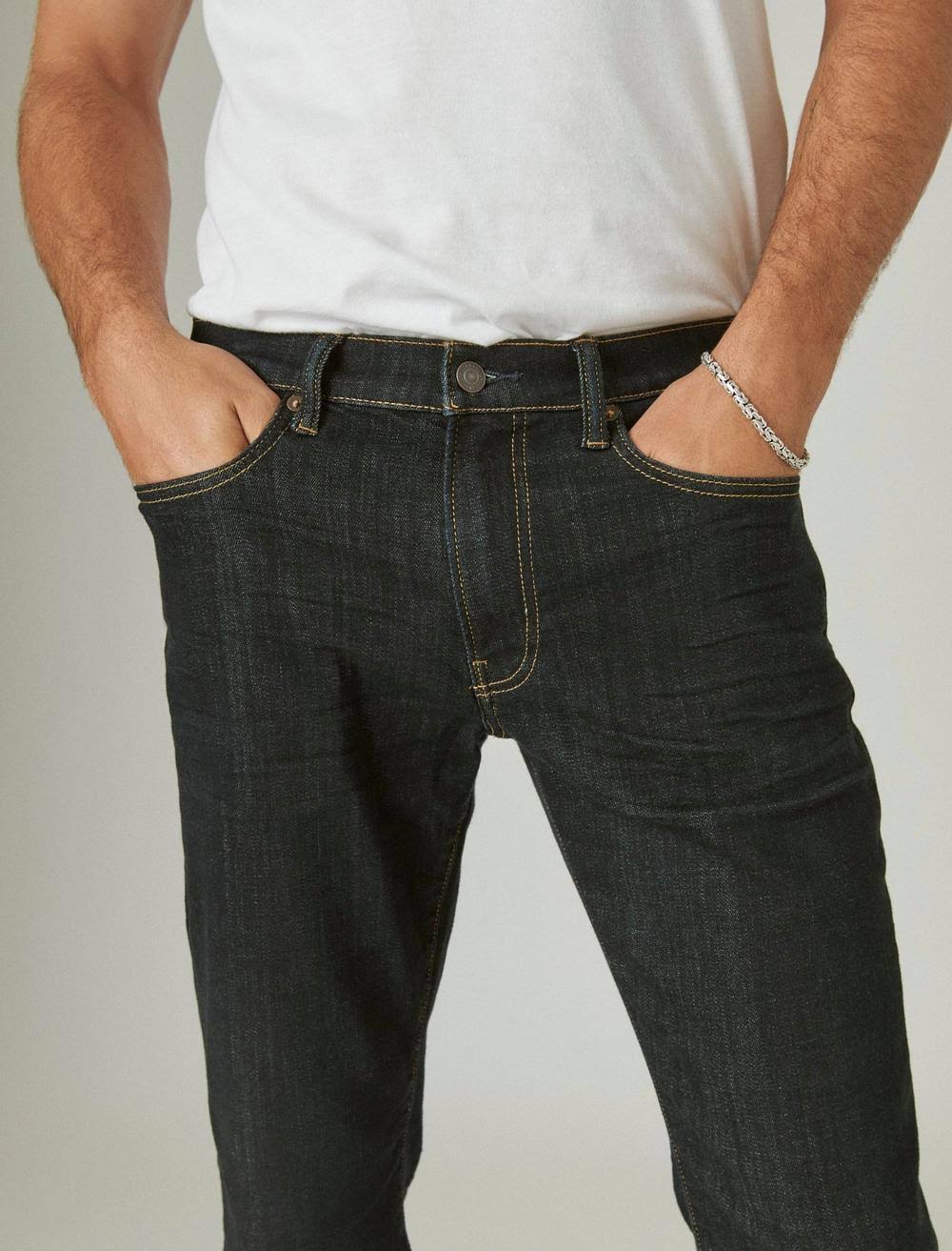 Slim Straight Coolmax Stretch Jean Y980