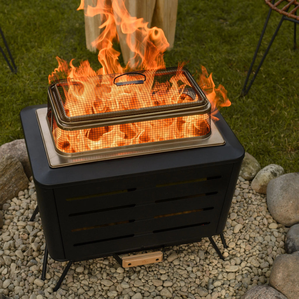 18 Inch Metal Fire Pit Screen and 2 Piece Poker H9647