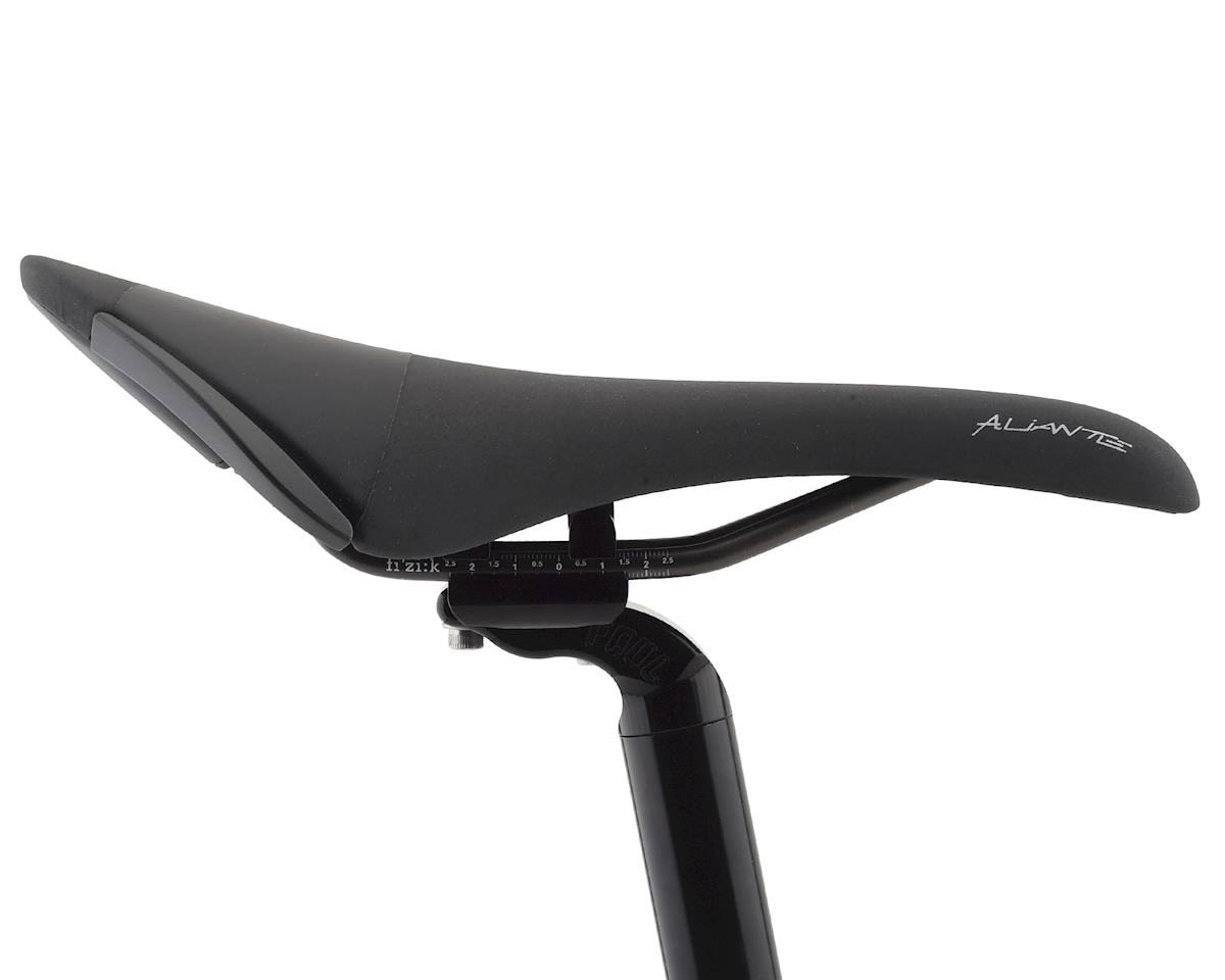 Black Saddle Q13902