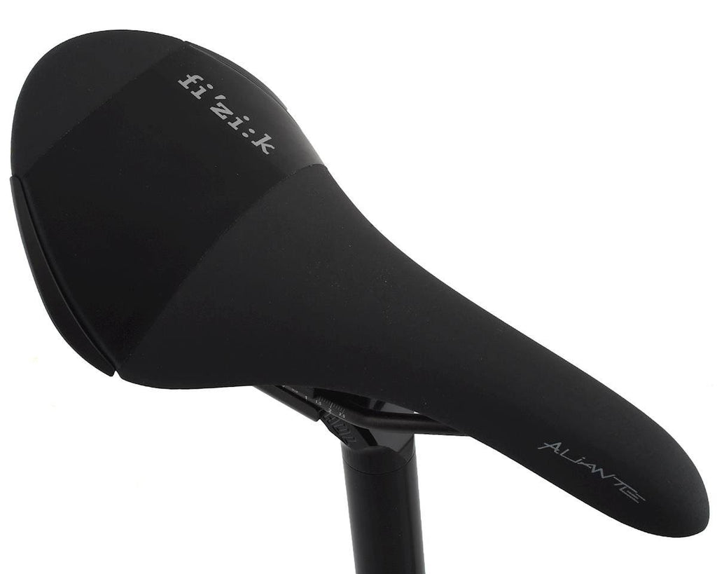 Black Saddle Q13902