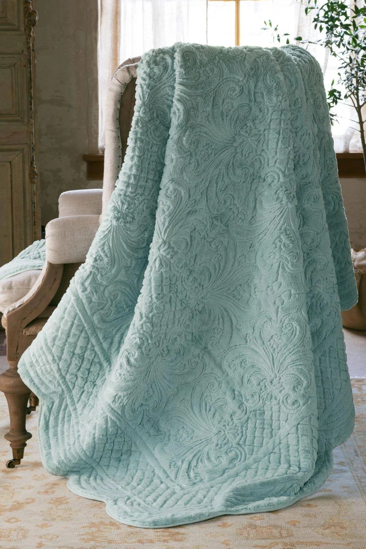 Spa Blue Twin Chalet Quilt J724381