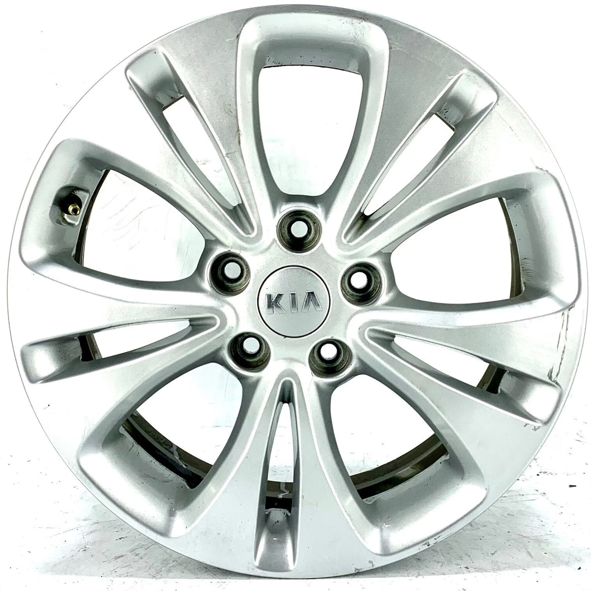 17x6.5 Alloy Silver Wheel O658