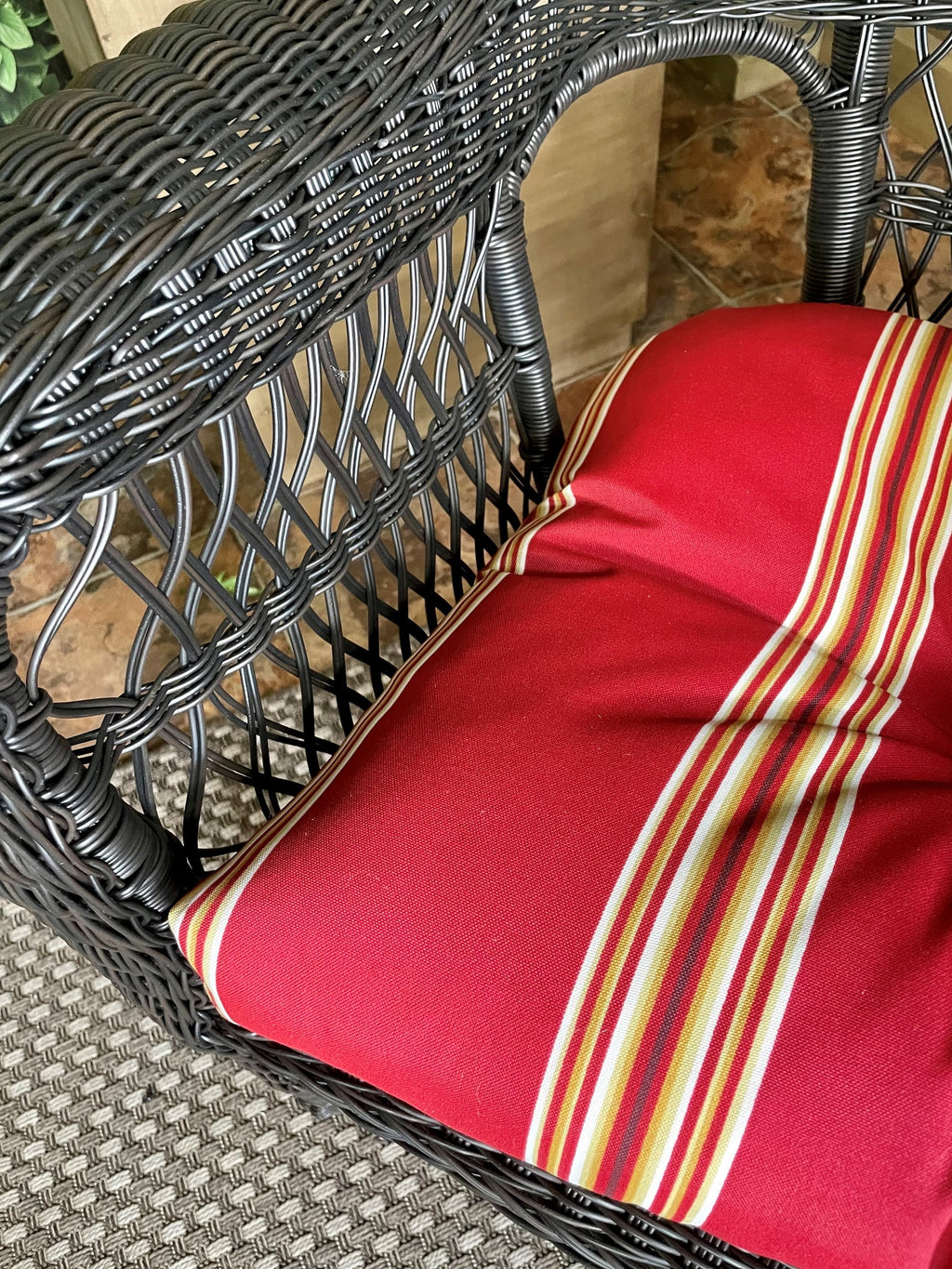 Assorted Red U-Shape Cushion Set Outdoor Seating Cushions (3 Pieces) Q472