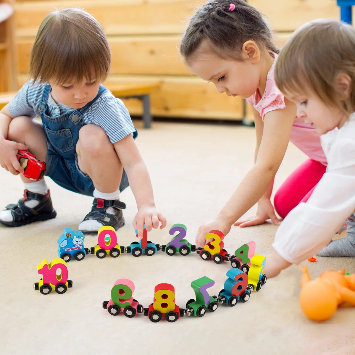 Wooden Magnetic Train Building Blocks Puzzle Toys U319354